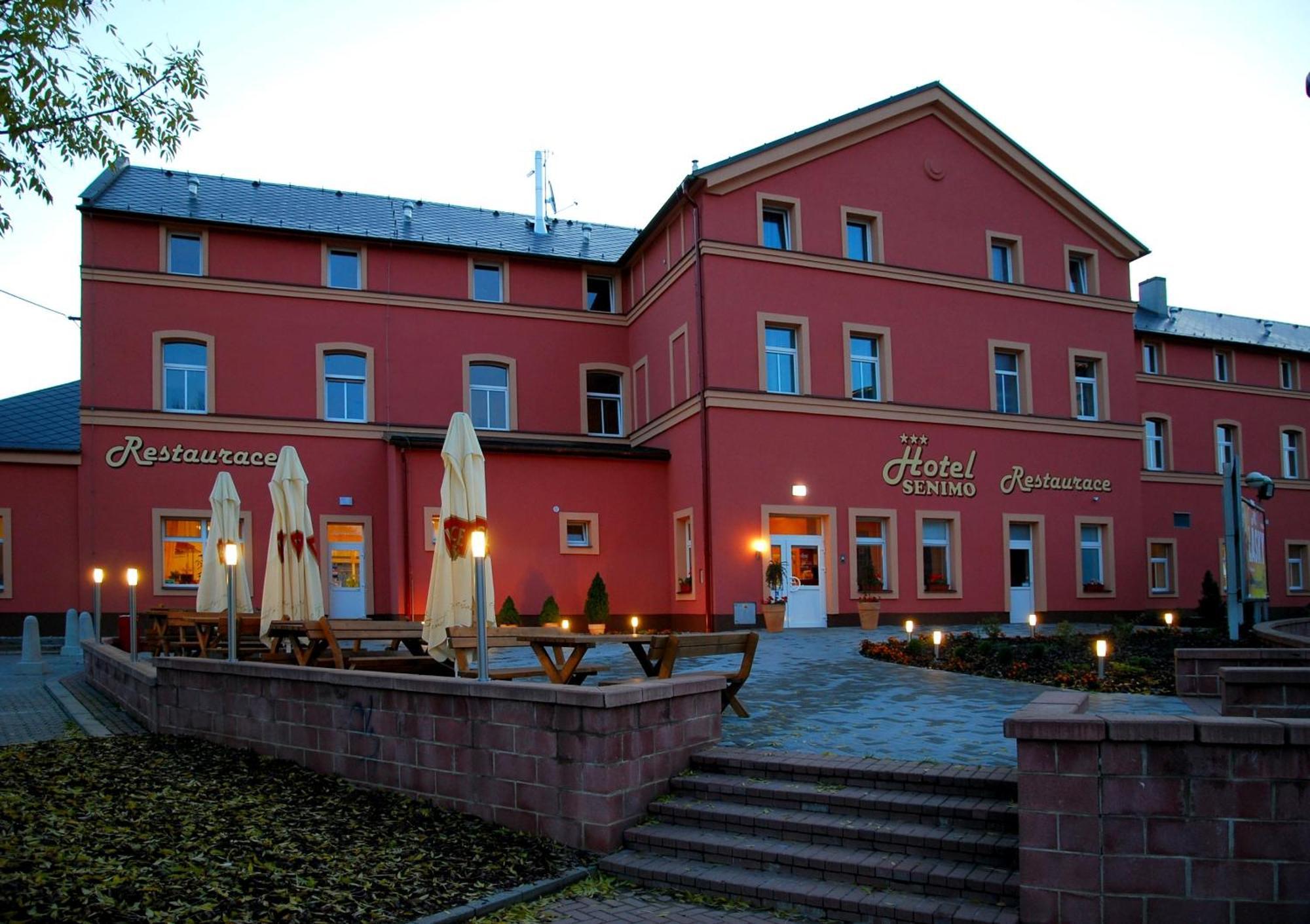Hotel Senimo Olomouc Exterior photo